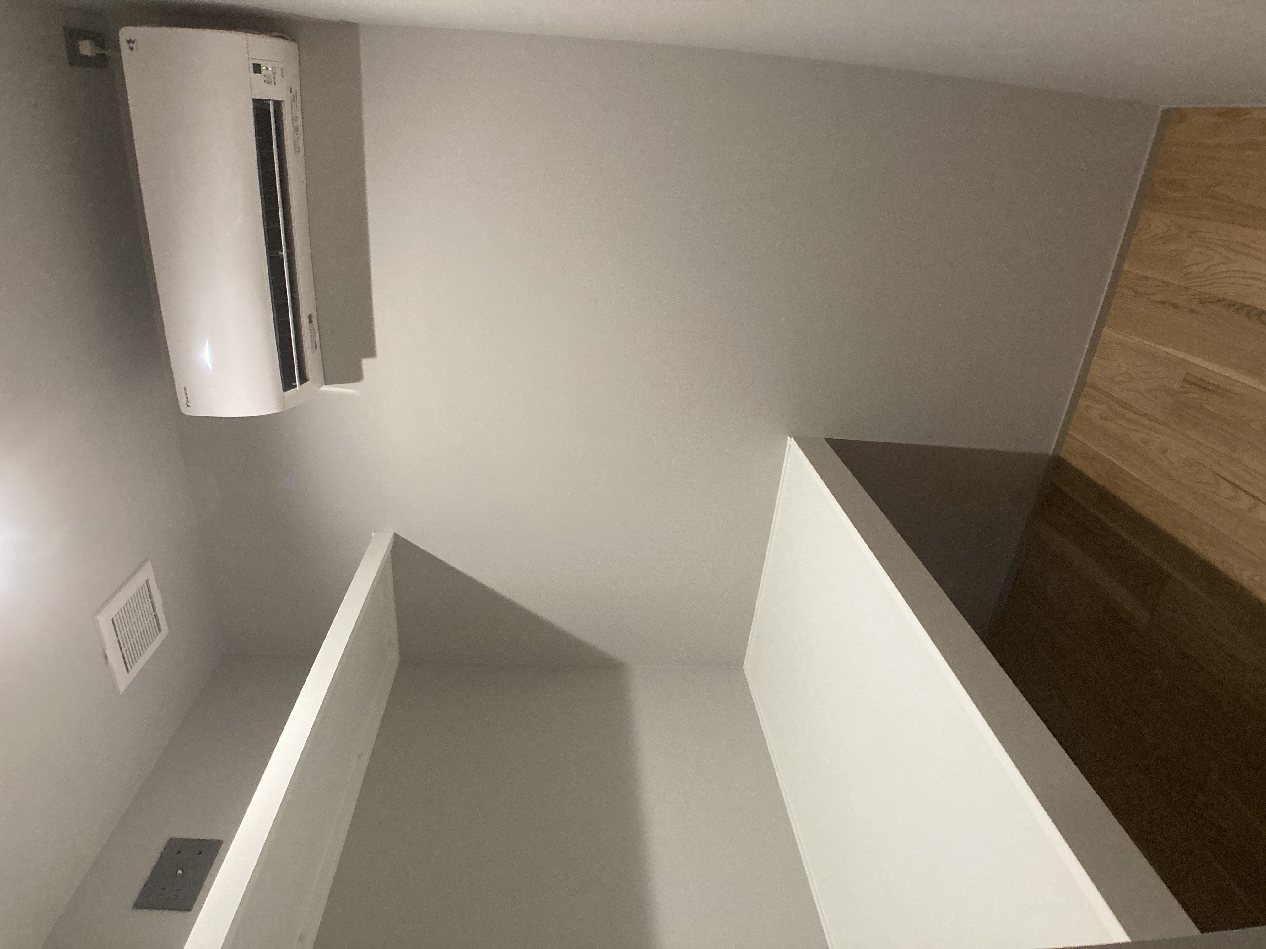 ダイキンEシリーズ2.8kWエアコンを設置した2階空調室